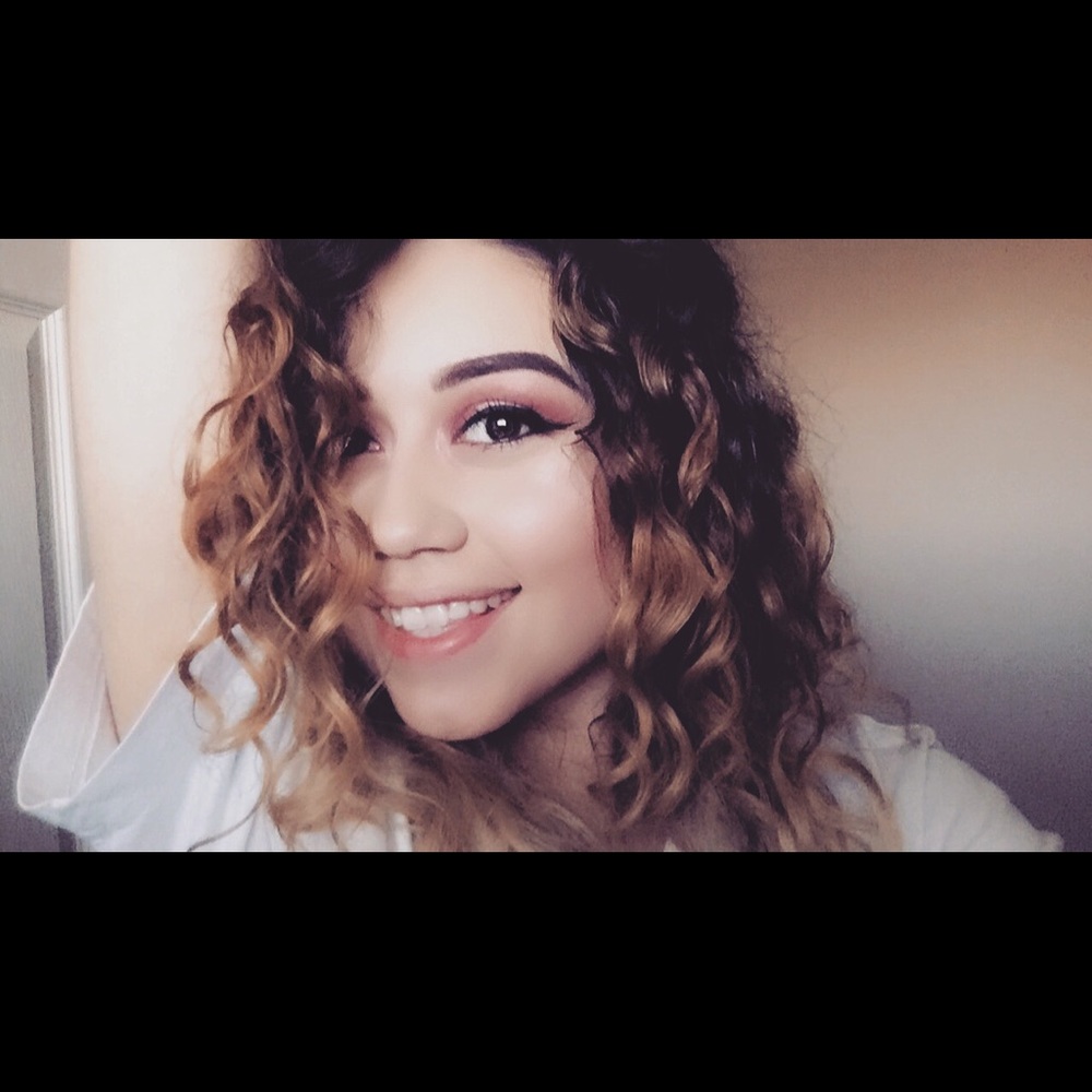 Meet your Posher, Letycia